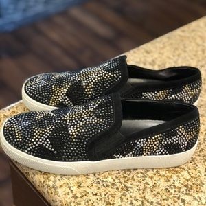 VINCE Camuto slip-on shoes